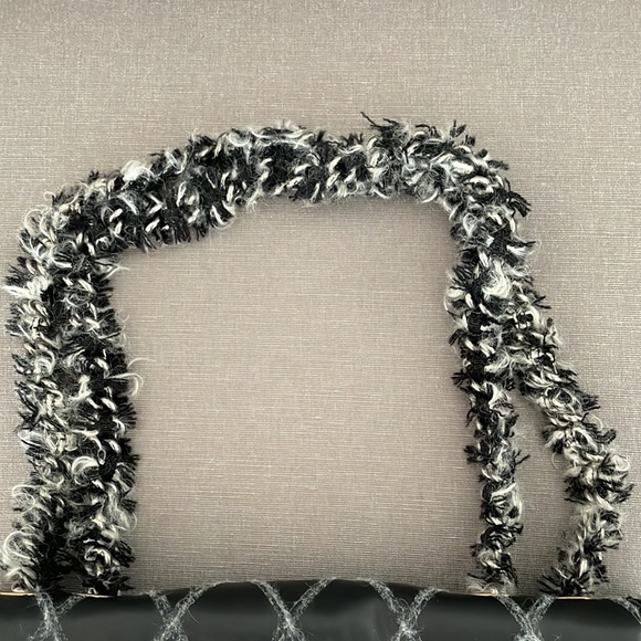 CHANEL BRAND NEW PURSE. - Picture 5 of 17